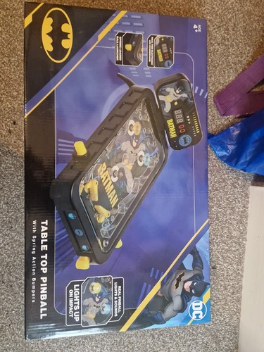 Batman table top pinball - table,
